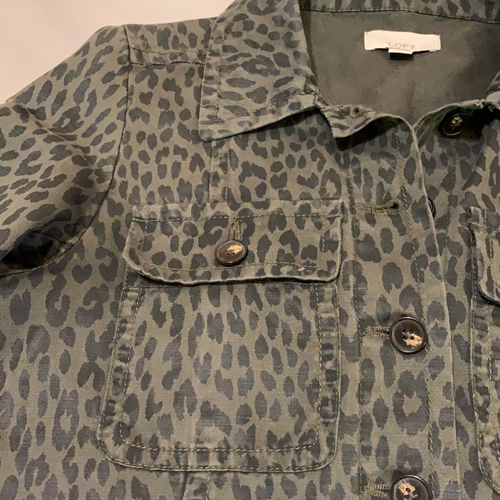 LOFT Leopard 🐆 Utility Jacket - Picture 14 of 14